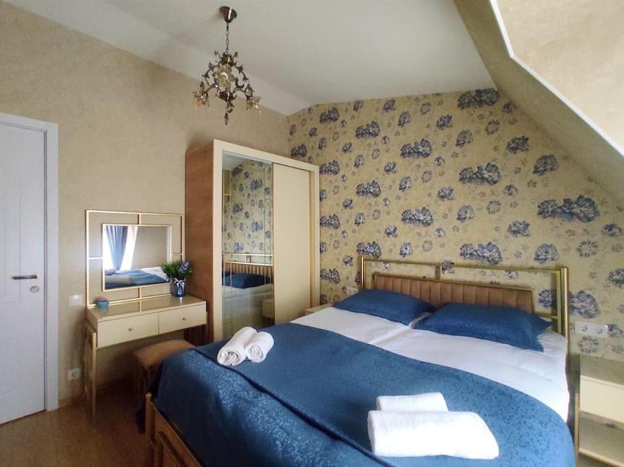 Apartment In Agmashenebeli Tbilisi Buitenkant foto